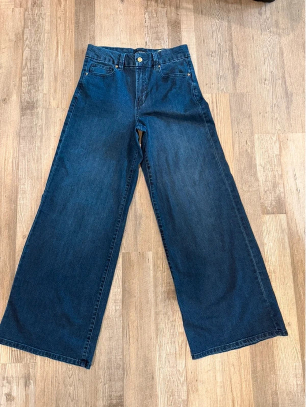 BCBGeneration Wide Leg Jeans Size 9/29 New without tags